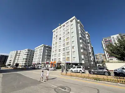 REMAX İLKE'DEN YILDIZKENT'TE 4+1 SATILIK DAİRE