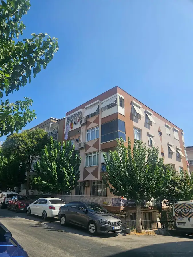 32 BUCA YIĞITLER'DE GENIŞ SATILIK 3+1 DAIRE