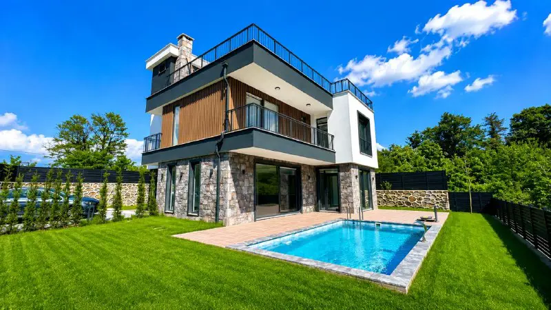 SAPANCA'DA GÖL VE DOĞA MANZARALI, %80 KREDIYE UYGUN LÜKS VILLA