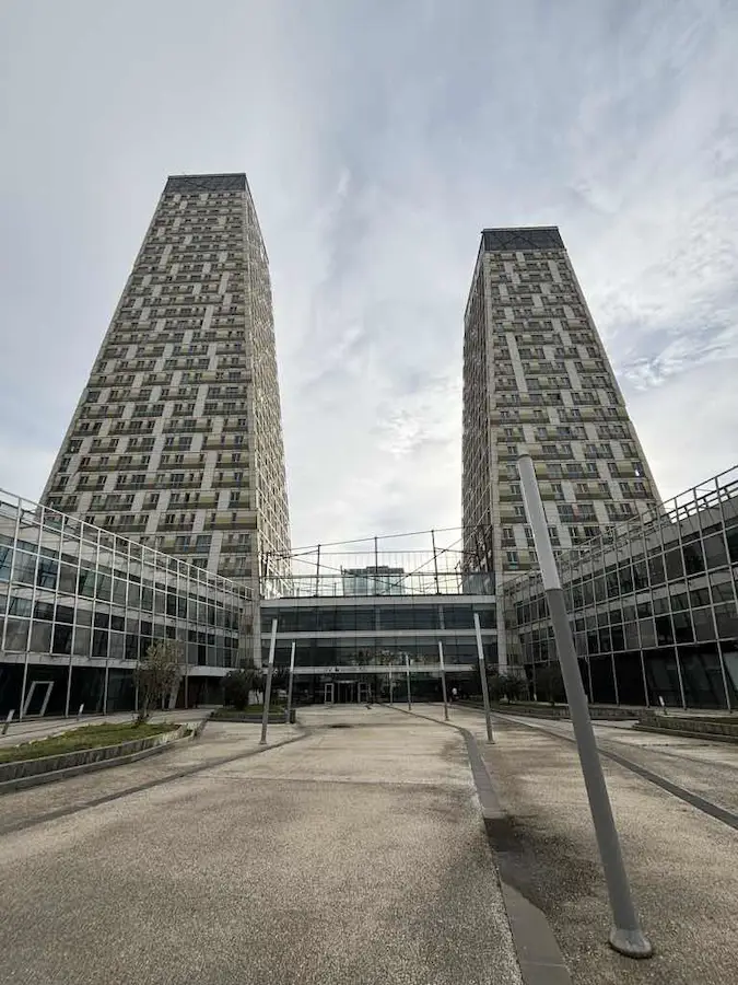 KARTAL ESENTEPE MAHALLESI E5 ÜZERI DUMANKAYA VIZYONDA SATILIK OFIS
