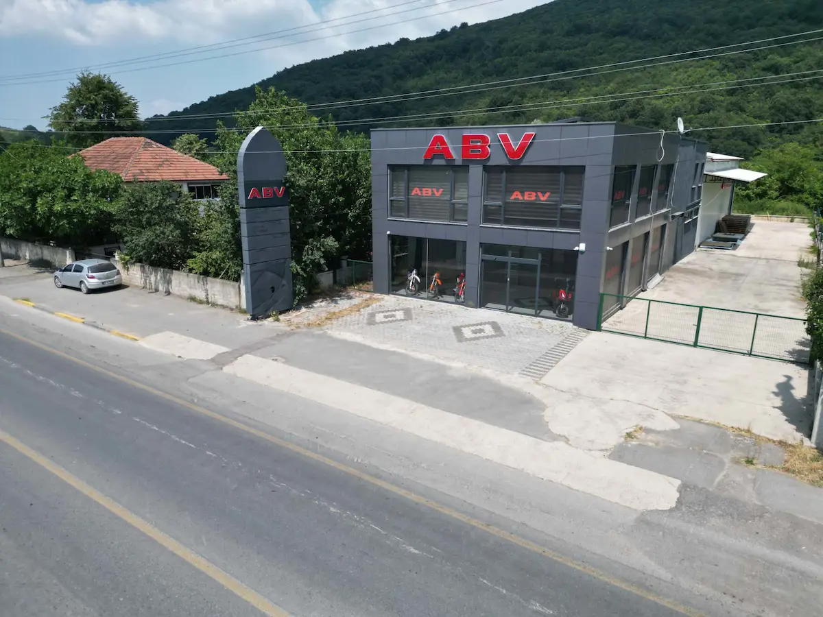 REMAX AYFER SEVER'DEN AKYAZI SHOWROOM + ÜRETİM TESİSİ + DEPO