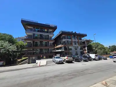 REMAX ASHILL ÜSKÜDAR BURHANIYE BUTIK SITEDE ARA KAT KIRALIK 2+1 DAIRE