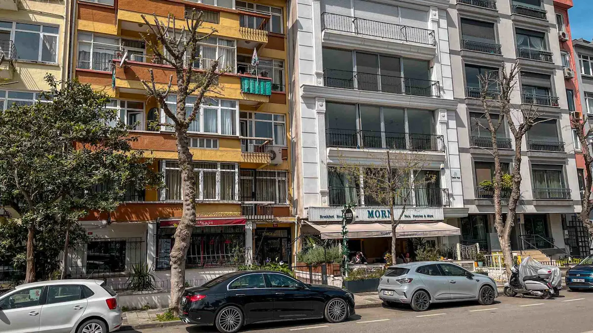 KADIKÖY YOĞURTÇU PARK KARŞISI 2+1 SATILIK
