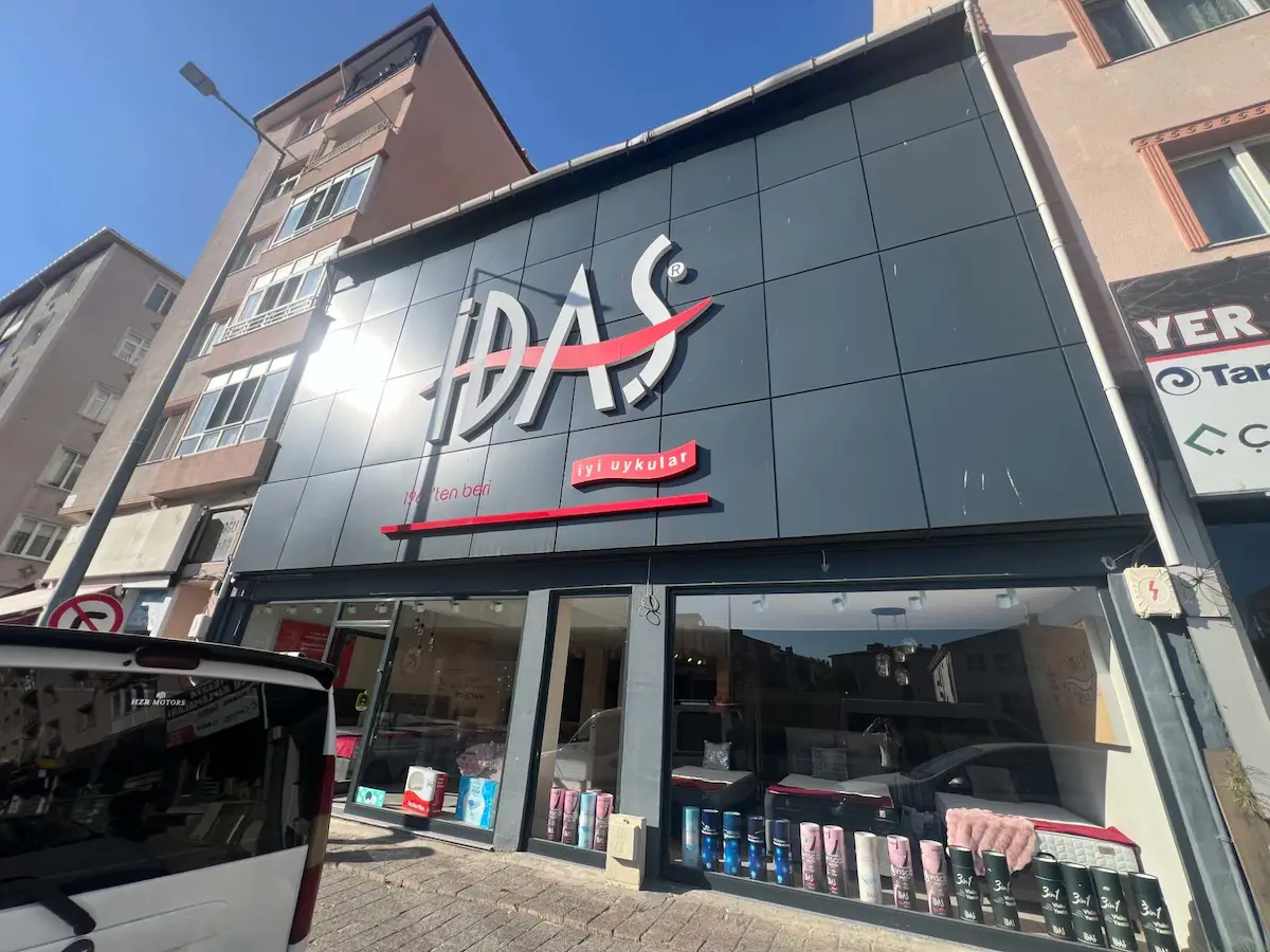 ÇORLU-ATATÜRK BULVARI'NDA CADDE ÜSTÜ 3 KATLI SATILIK KOMPLE BİNA VE ARSASI