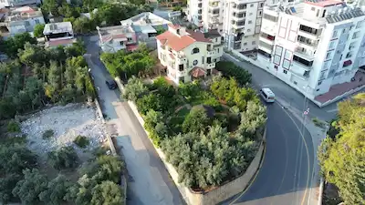 REMAX RİNA'DAN YALINAYAK'TA CADDE ÜZERİ 1.073M² EĞİTİM ALANI