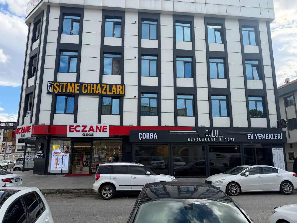 REMAX DEM'DEN ŞEHİR HASTANESİ YANINDA EŞYALI 1+1 KİRALIK DAİRELER