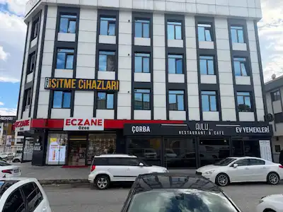 REMAX DEM'DEN ŞEHİR HASTANESİ YANINDA EŞYALI 1+1 KİRALIK DAİRELER