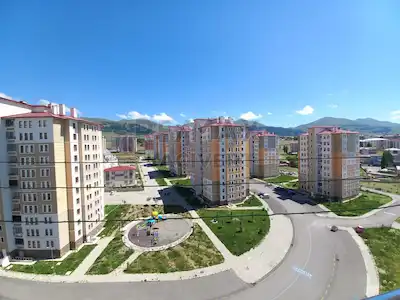 RE/MAX LACİVERT'TEN ABDURRAHMAN GAZİ TOKİLERDE KİRALIK 2+1 DAİRE 