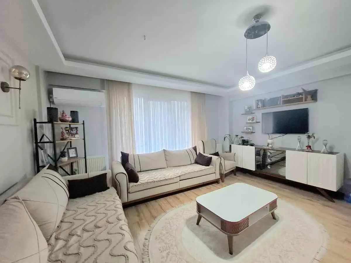 REMAX LEON NILÜFER BALAT MAH SATILIK 2+1 DAIRE
