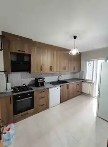 YENIŞEHIR DE ARAKAT, MANZARALI, GÜZEL KONUMLU SATILIK DAIRE