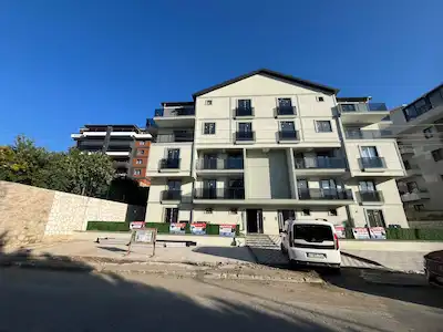 REMAX NATURALDEN  ŞİRİNKÖY MERKEZİ KONUMDA KİRALIK ARAKAT 2+1