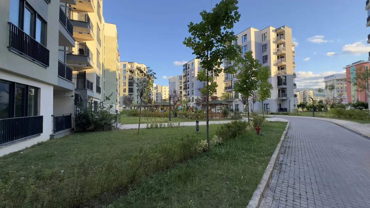 BÖLGE UZMANI RAHŞAN ÇAM|ŞEHRI BAHÇE KONUTLARI GENIŞ 2+1 DAIRE