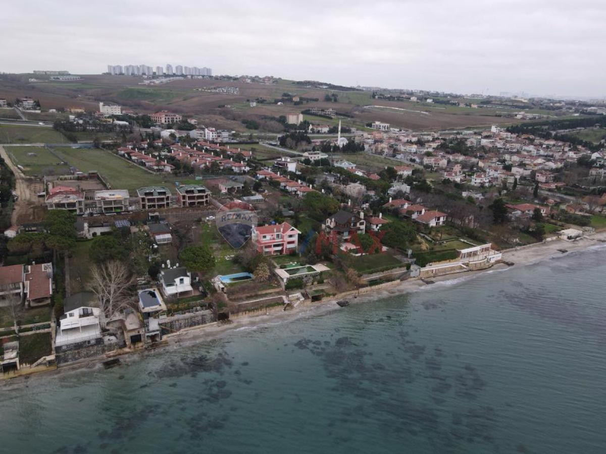 Güzelce'de Denize Sıfır İmarlı Arsa