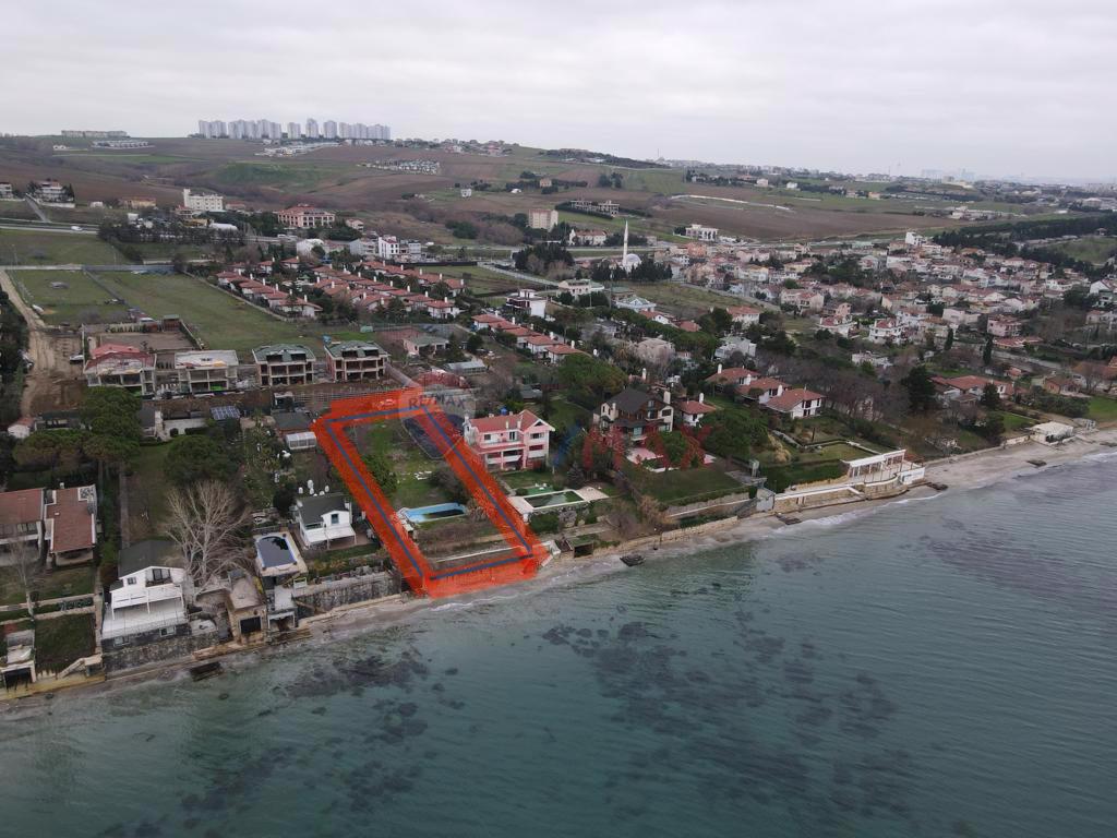 Güzelce'de Denize Sıfır İmarlı Arsa