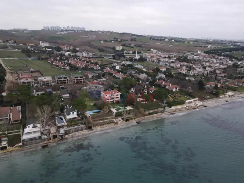 Güzelce'de Denize Sıfır İmarlı Arsa