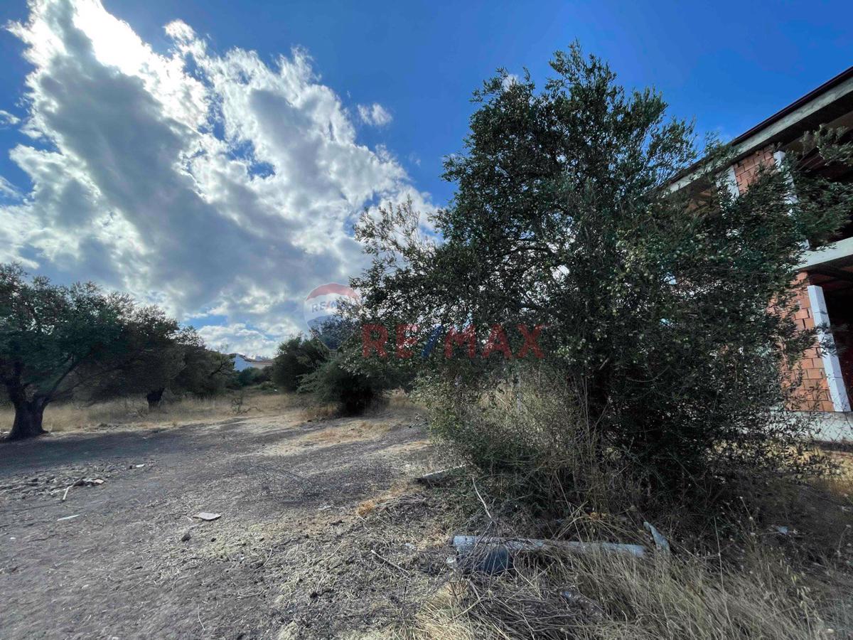 GÖMEÇ KARAAĞAÇTA 647 M2 SATILIK VİLLA İMARLI ARSA