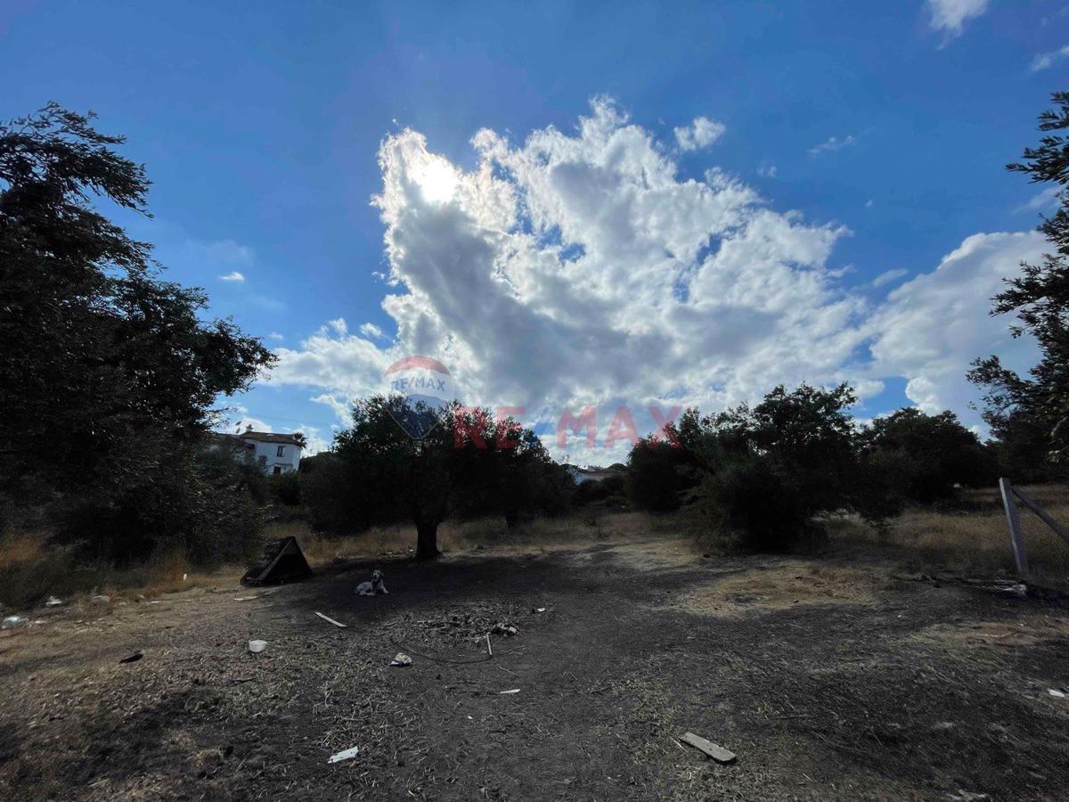 GÖMEÇ KARAAĞAÇTA 647 M2 SATILIK VİLLA İMARLI ARSA