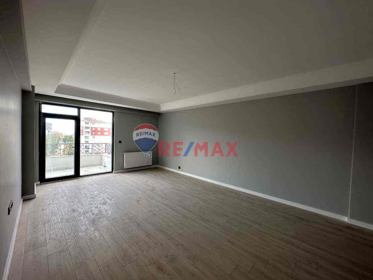 REMAX YALIDAN ÇAKIR TOWERDA KİRALIK 3+1 DAİRE