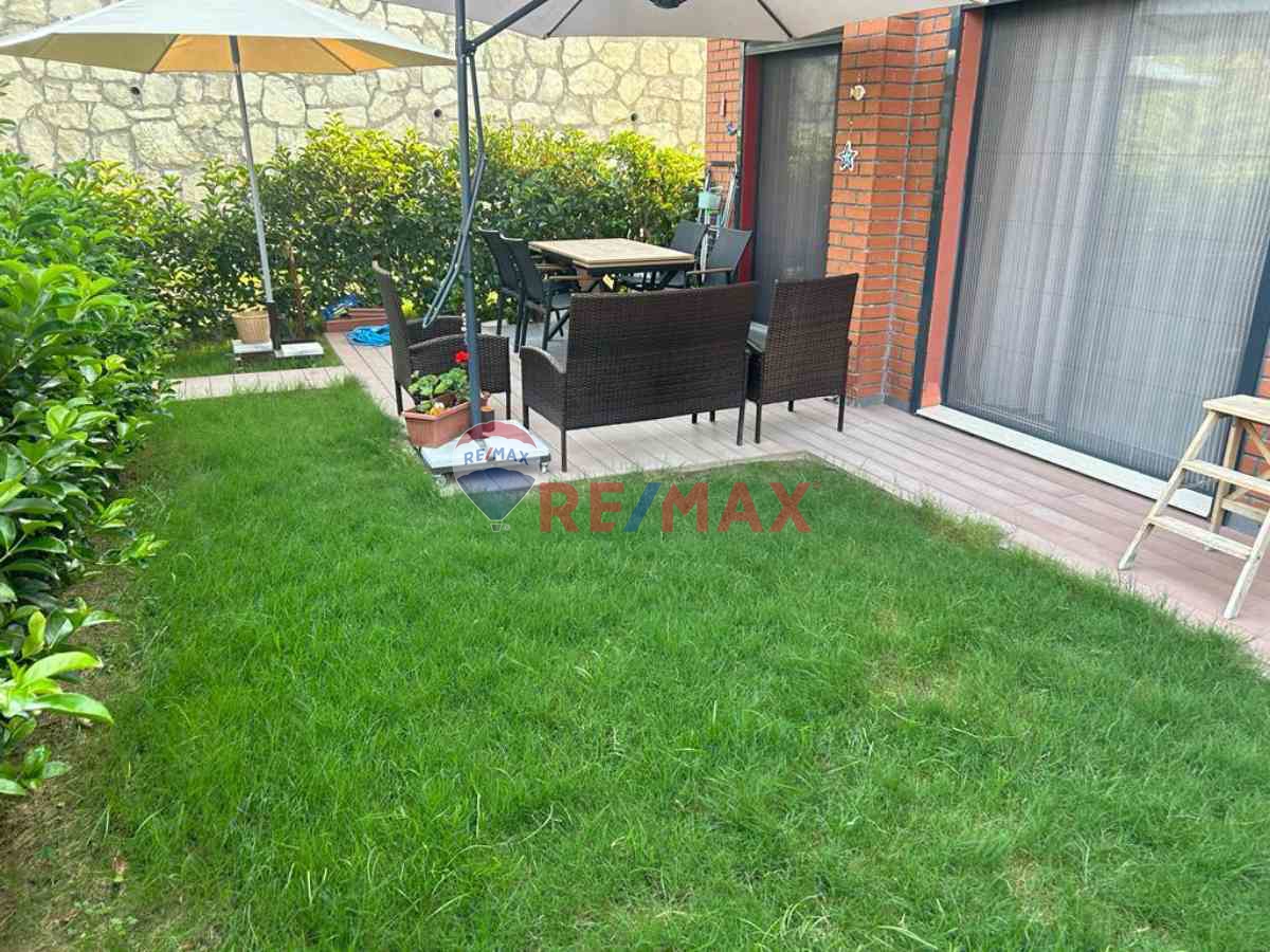 KUŞADASI ADALOTUS SİTESİNDE BAHÇE KULLANIMLI 2+1 SATILIK YAZLIK