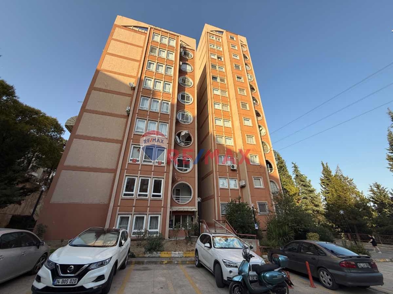 RE/MAX DREAM YUVAM AKARCA KONUTLARINDA SATILIK 3+1 ARAKAT DAİRE