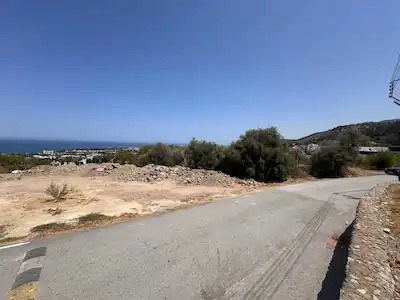 LAPTA'DA MUHTEŞEM DAĞ VE DENIZ MANZARALI,ÖNÜ KAPANMAZ,DOĞAYLA IÇ IÇE GENIŞ ARAZI!!!