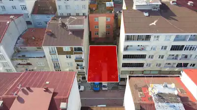 RE/MAX ONUR MALKOÇDAN ESENYURT'TA 180M²İMARLI ARSA