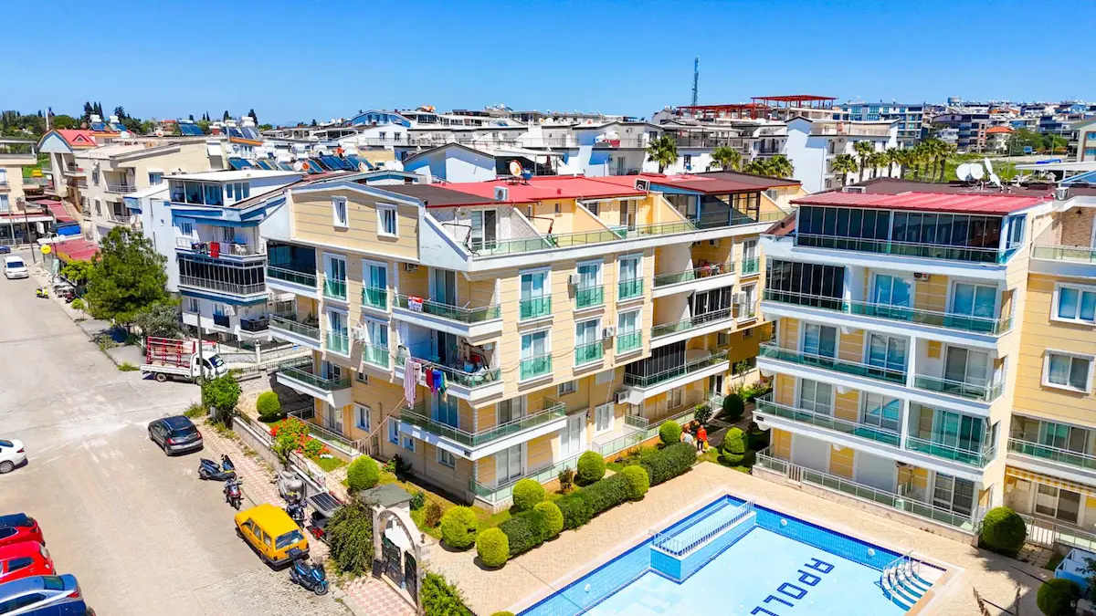 EFELER MAHALLESINDE ÇIFT ÇEPHELI TERASLI EŞYALI 3+1 FIRSAT DAIRE
