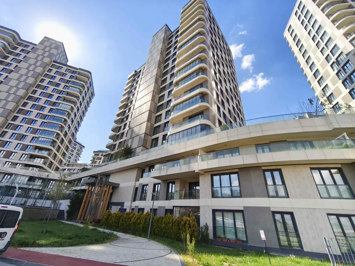 BAŞKENT EMLAK KONUTLARI'NDA, VADİ MANZARALI, 4+1 SATILIK DAİRE