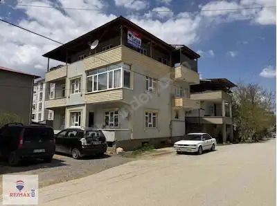 RE/MAX EDE'DEN AFŞİNDE 3 KATLI MÜSTAKİL SATILIK BİNA