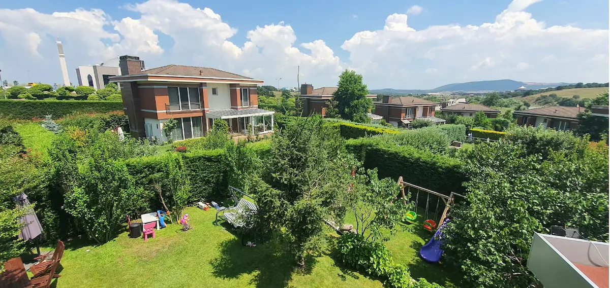 TEPEÖREN PARK VILLE’DE TAM İZOLE YAŞAM SUNAN YENILENMIŞ LÜKS TRIPLEKS VILLA