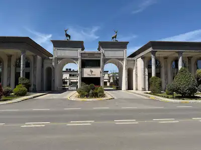 VOLONY ÖMERLİ MALİKANELERİ GÖL MANZARALI VİLLA