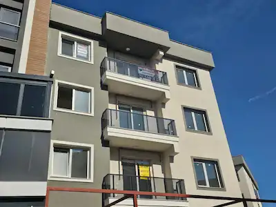 SATILIK  1+1 DOĞALGAZLI ASANSÖRLÜ SIFIR BİNA