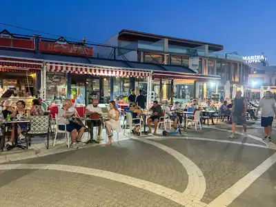 BURHANİYE İSKELE SAHİLDE DEVREN SATILIK DÜKKAN (KAFE İŞLETMESI)