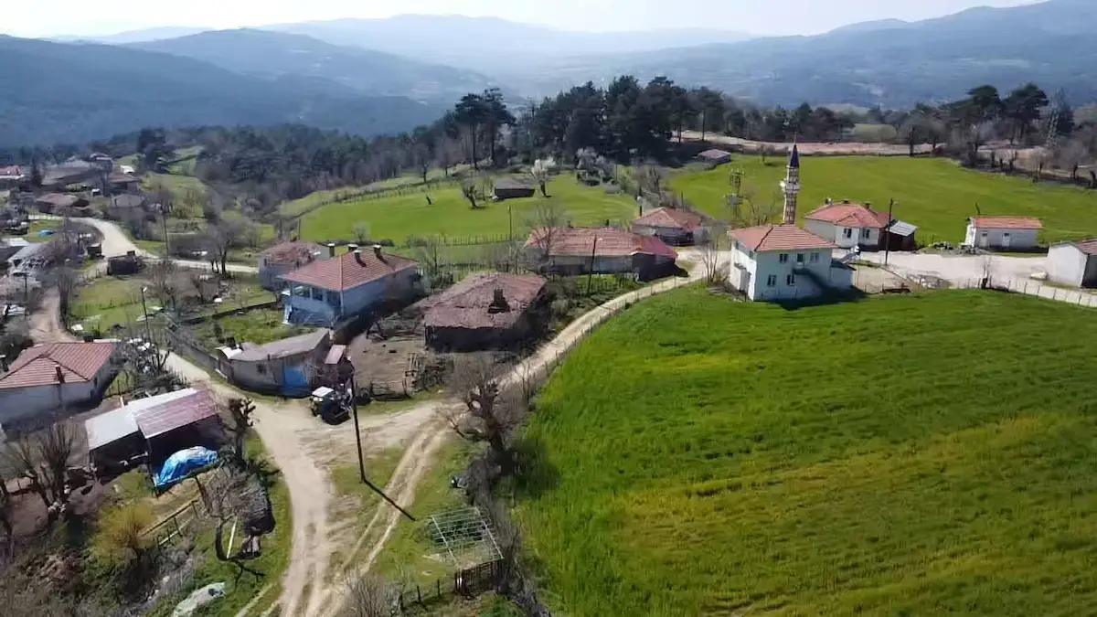 ÇANAKKALE YENICE GÜZELOBA MH. 739 M2 SATILIK ARSA 