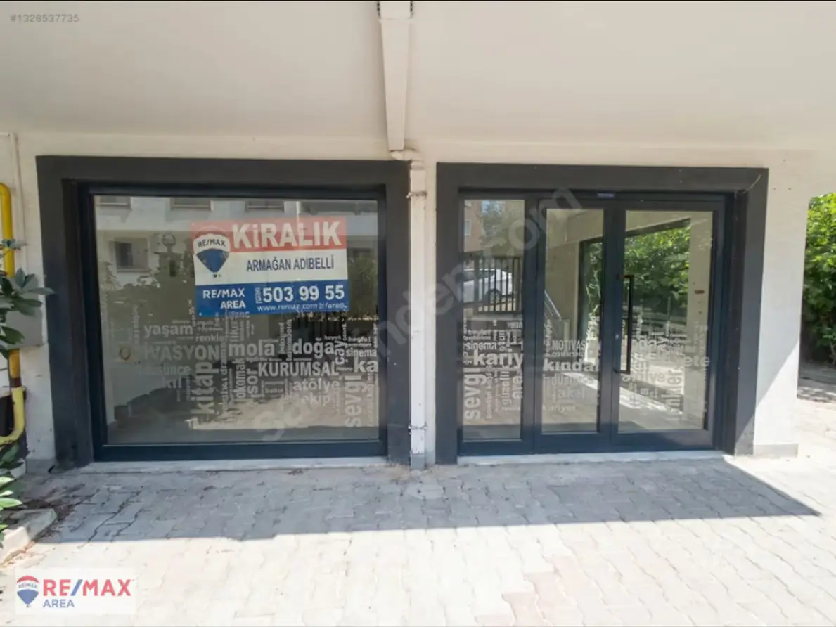 REMAX AREA'DAN ÖZLÜCE ÖĞRETMEN SOKAĞINDA 128 M² KİRALIK DÜKKAN