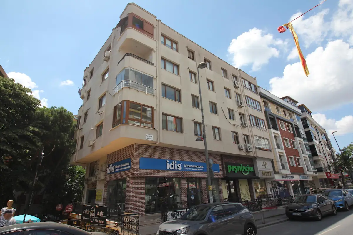 REMAX PANORAMA'DAN EMSALSİZ M2 DE BAĞDAT CAD SATILIK 3+1