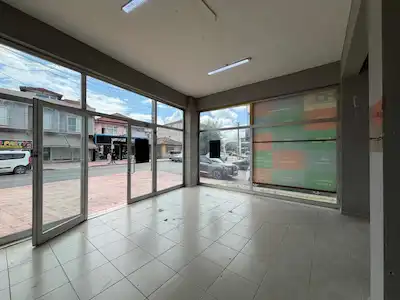 REMAX SOFT'TAN KİRİŞHANE CADDESİNDE KİRALIK DÜKKAN