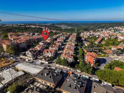 ZEKERİYAKÖY SATILIK HAVUZLU SİTE'DE 5+1 İKİZ VİLLA