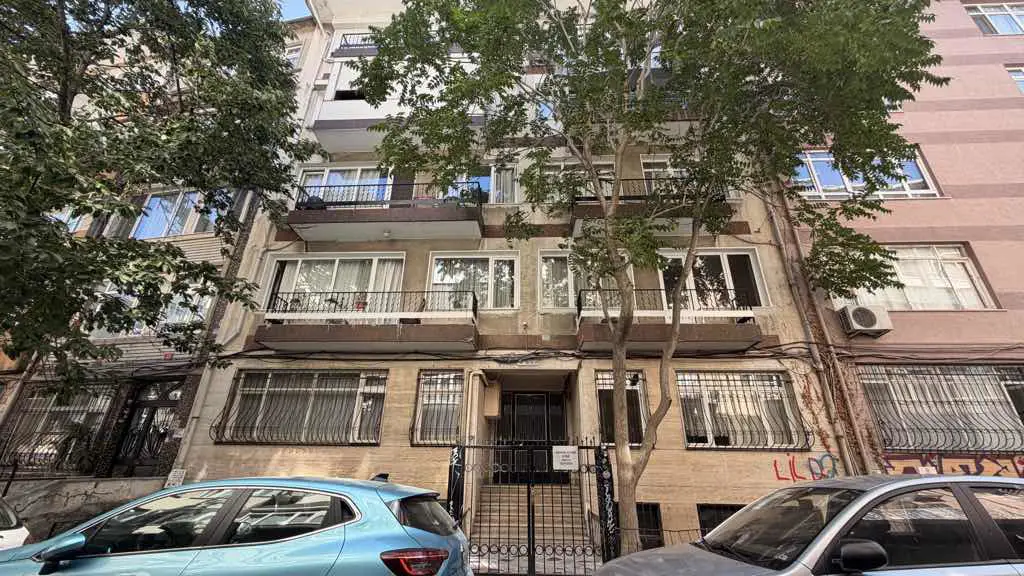 CAFERAĞA DA BAHÇE KULLANIMLI BOŞ SATILIK 1+1 DAİRE