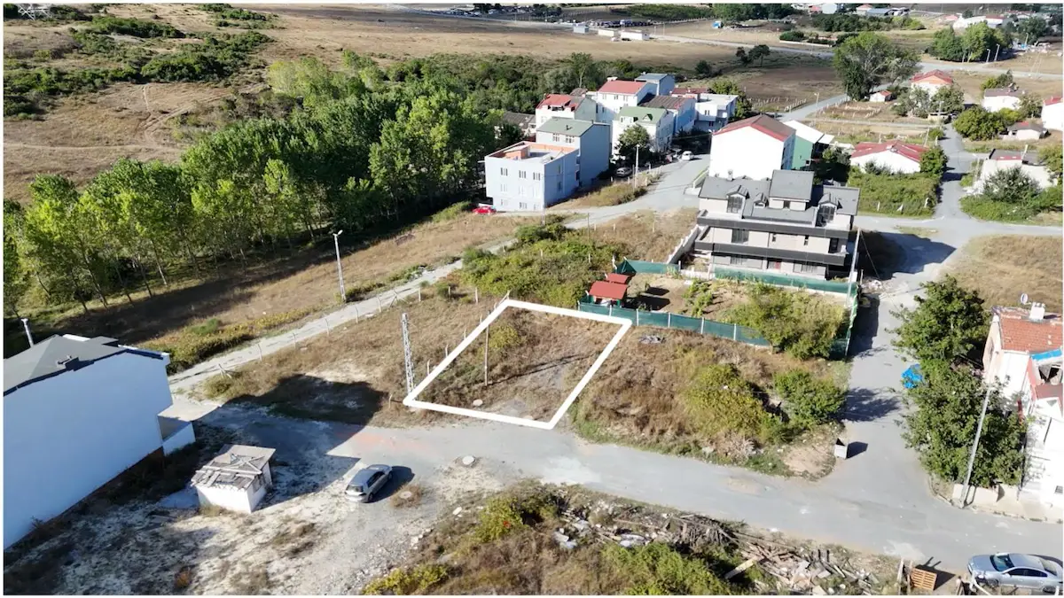 ARNAVUTKÖY MAREŞAL FEVZİ ÇAKMAK’TA MÜSTAKİL PARSEL SATILIK ARSA 