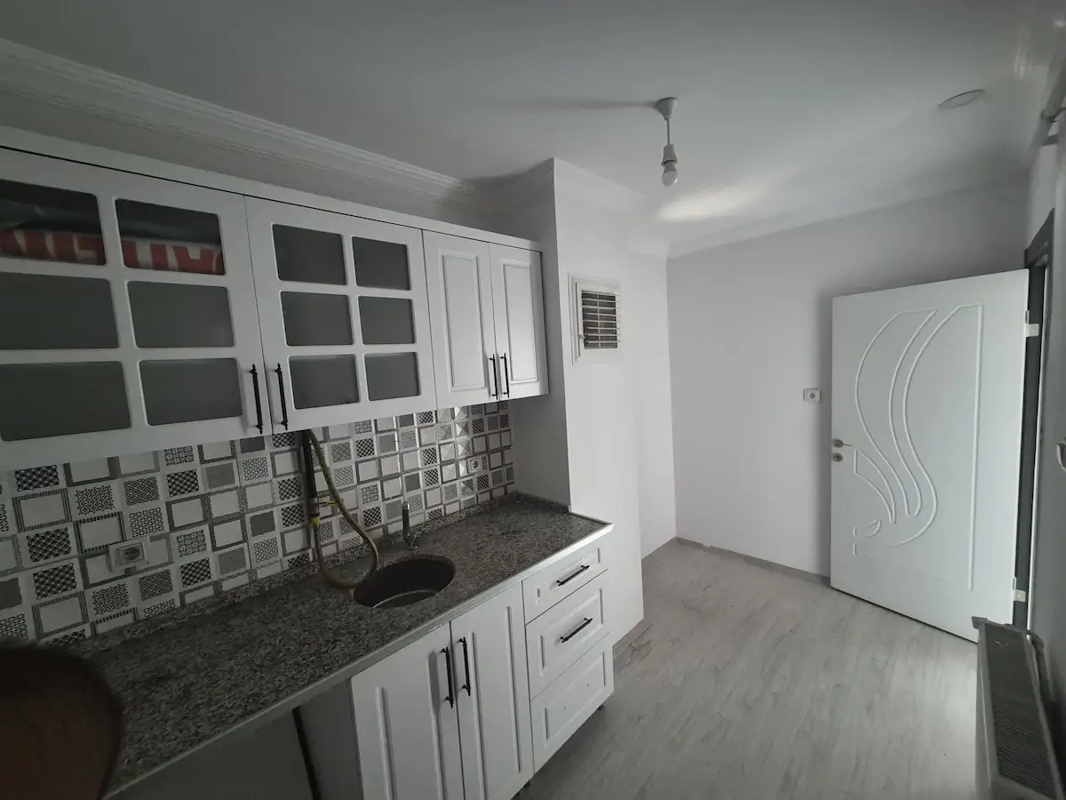 RE/MAX DEĞİŞİMDEN KIRKLAR MAHALLESİNDE 2+0 SATILIK DAİRE