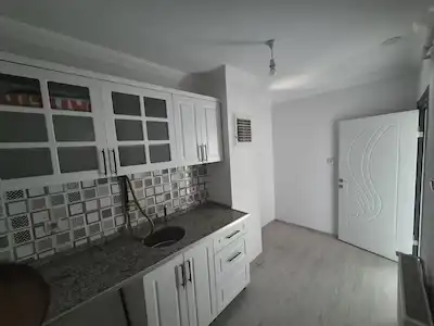 RE/MAX DEĞİŞİMDEN KIRKLAR MAHALLESİNDE 2+0 SATILIK DAİRE