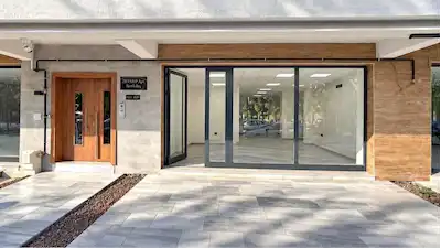 YEŞİLYURT ÜZÜMCÜ’DE CADDEYE YAKIN, 75M² TOPLAM ALANLI KİRALIK DÜKKÂN