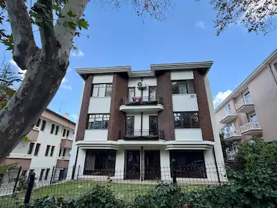 GOP HAFTA SOKAK 249M2 4+1 ŞIK YAPILI BAHÇE DUBLEKS.