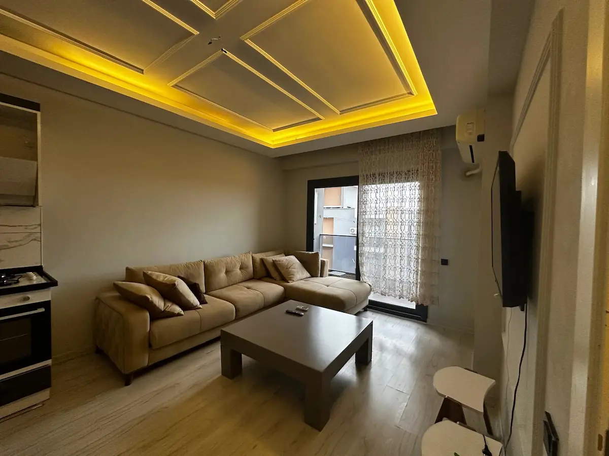 REMAX RİNA'DAN KUYULUK MAH. SİTE İÇERİSİNDE EŞYALI 1+1