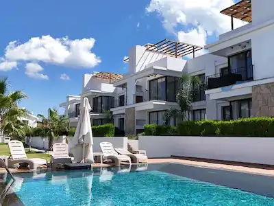🌿 BEAUTİFUL 2-BEDROOM RESİDENCE WİTH A PRİVATE GARDEN AND POOL VİEW🌊 NESTLED İN A STUNNİNG COAS