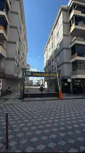 RE/MAX LACİVERT'TEN KOMBİNA HİRAPARK'TA SATILIK 2+1 DAİRE