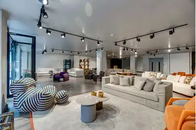 REMAX ANI ’DAN MODOKO GİRİŞİNDE 7 KATLI 1.750 M² SATILIK KOMPLE TİCARİ DÜKKAN/MAĞAZA