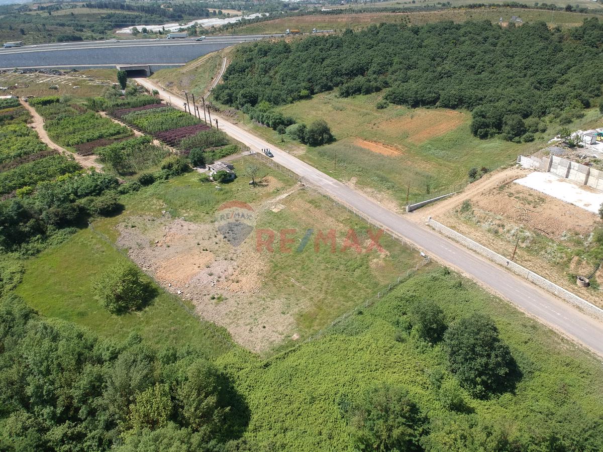 PENDİK KURNAKÖYVİAPORTA YAKIN  KİRALIK 967 M2 HİSSELİ TARLA