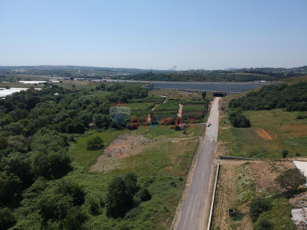 PENDİK KURNAKÖYVİAPORTA YAKIN  KİRALIK 967 M2 HİSSELİ TARLA